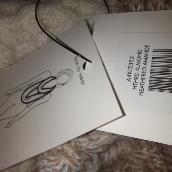 Infinity Scarf Calvin Klein Ombre Basket Stitch NWT - Picture 6 of 11